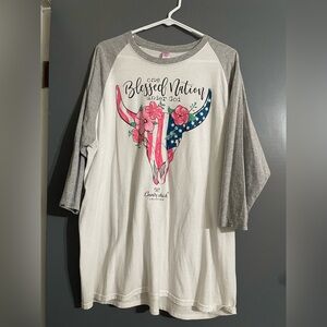 Gray and White Graphic Raglan Tee